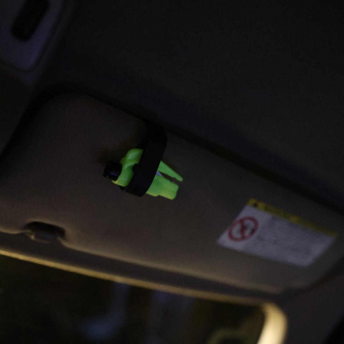 Resqme® Car Escape Tool - Glow In The Dark