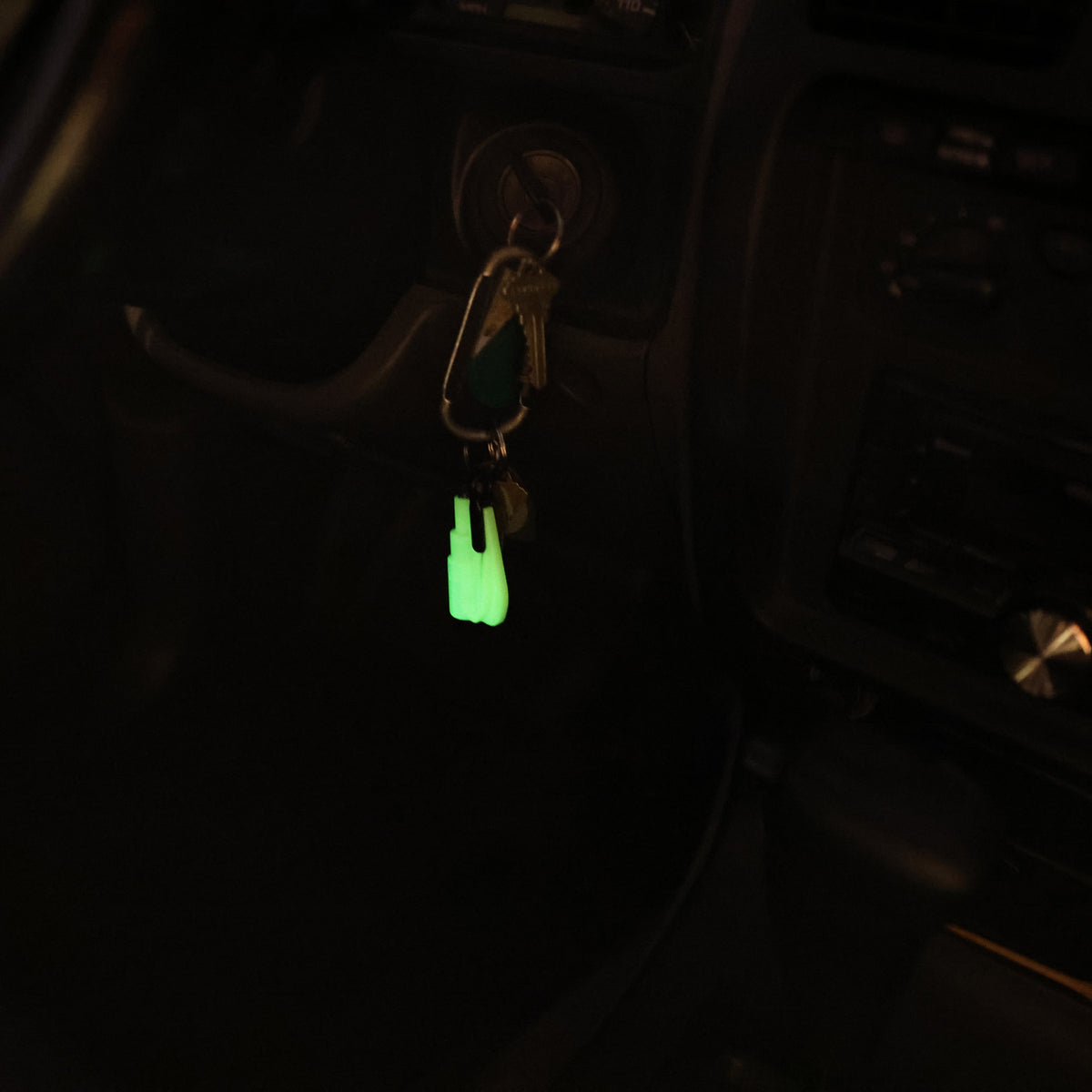Resqme® Car Escape Tool - Glow In The Dark